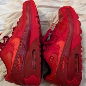 Red Nike Chicago Air Max size 6.5 in boys Euc